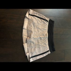 Lululemon pace rival skirt